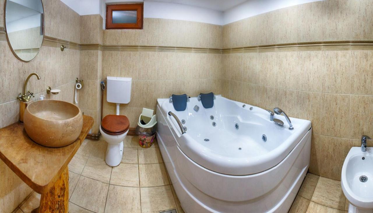 Casa Din Piatra Otel Poiana  Dış mekan fotoğraf